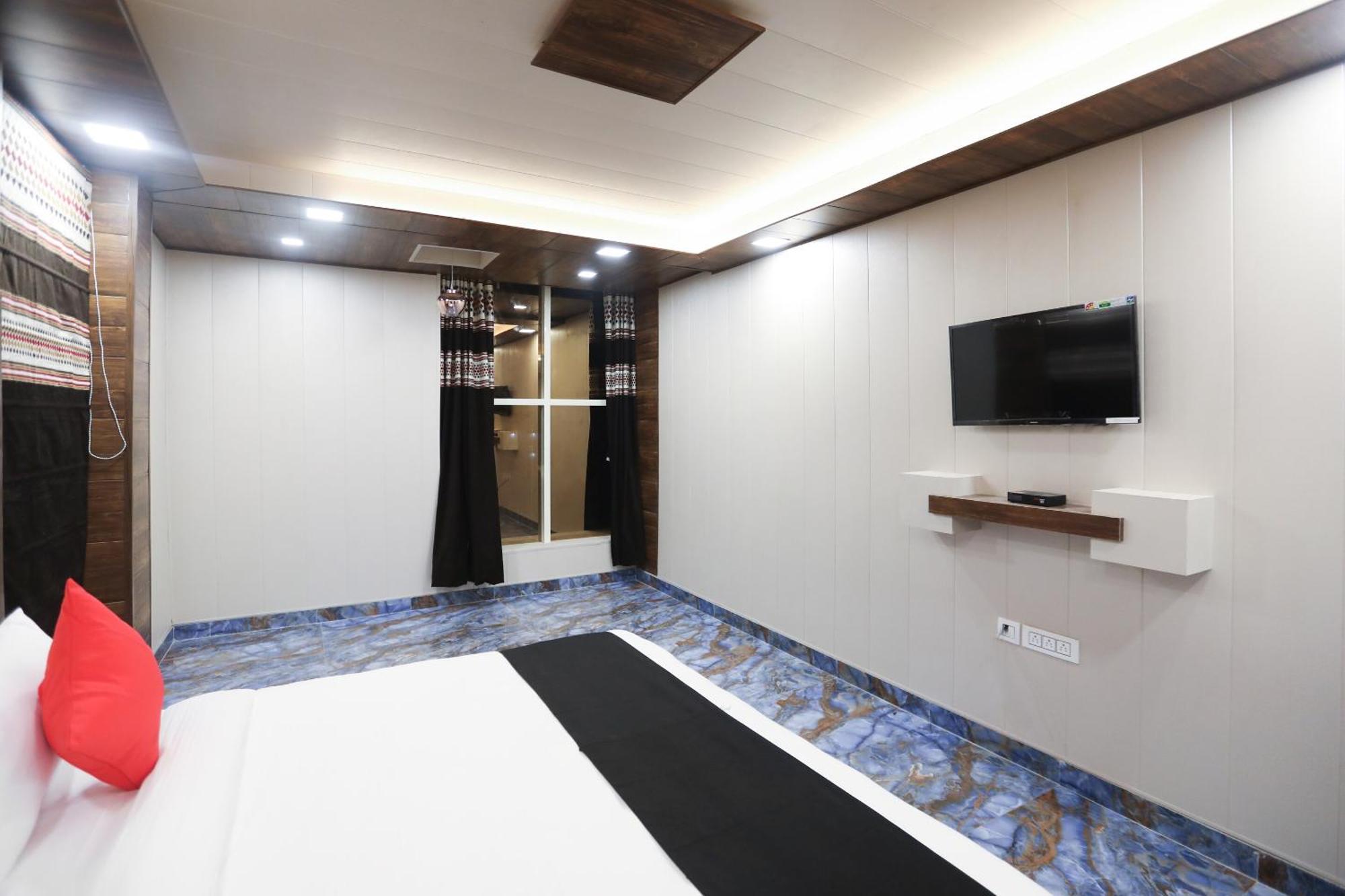 Hotel O Felicita Inn Near Seasons Mall Kharadi Ngoại thất bức ảnh