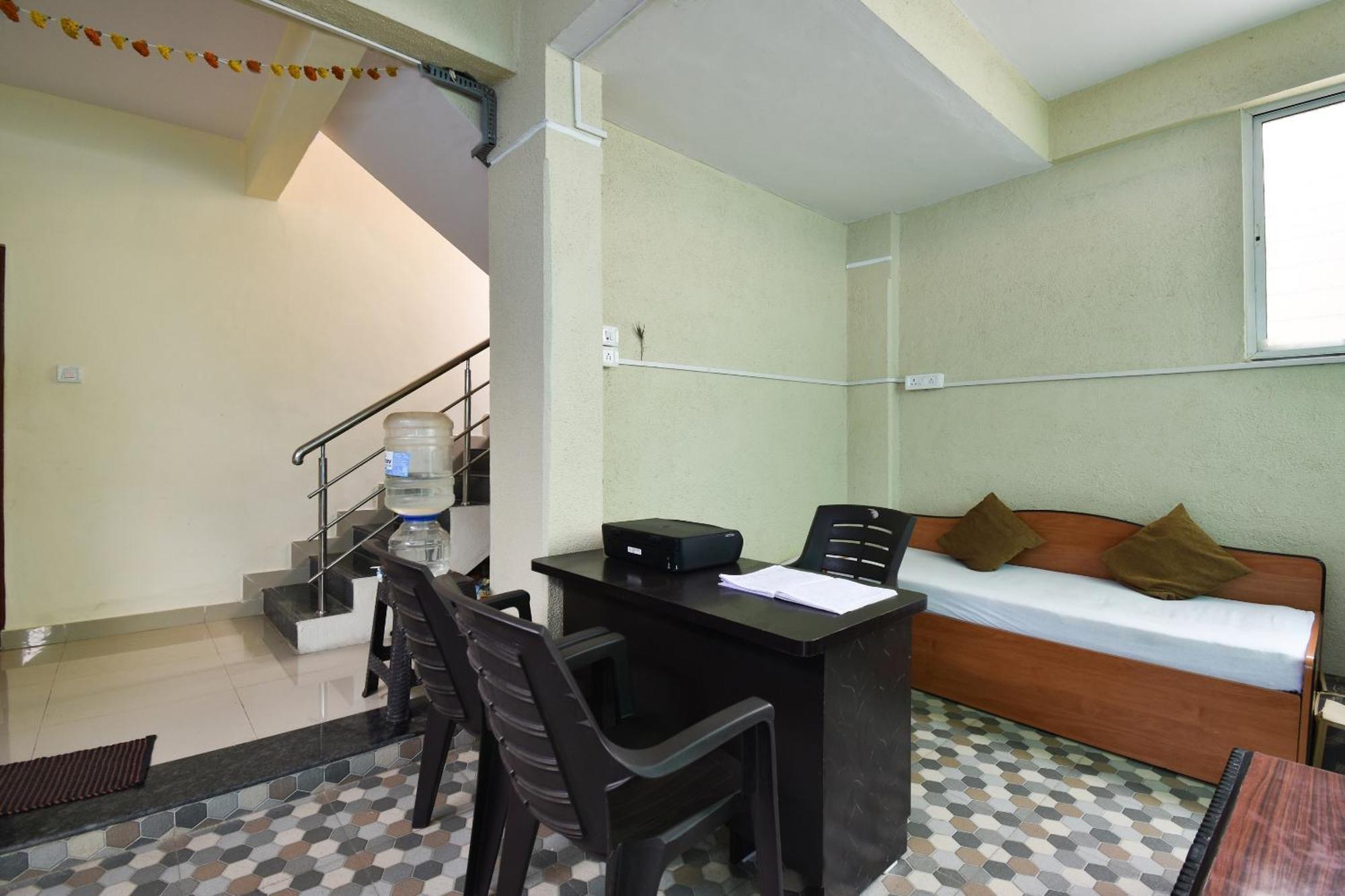 Hotel O Felicita Inn Near Seasons Mall Kharadi Ngoại thất bức ảnh