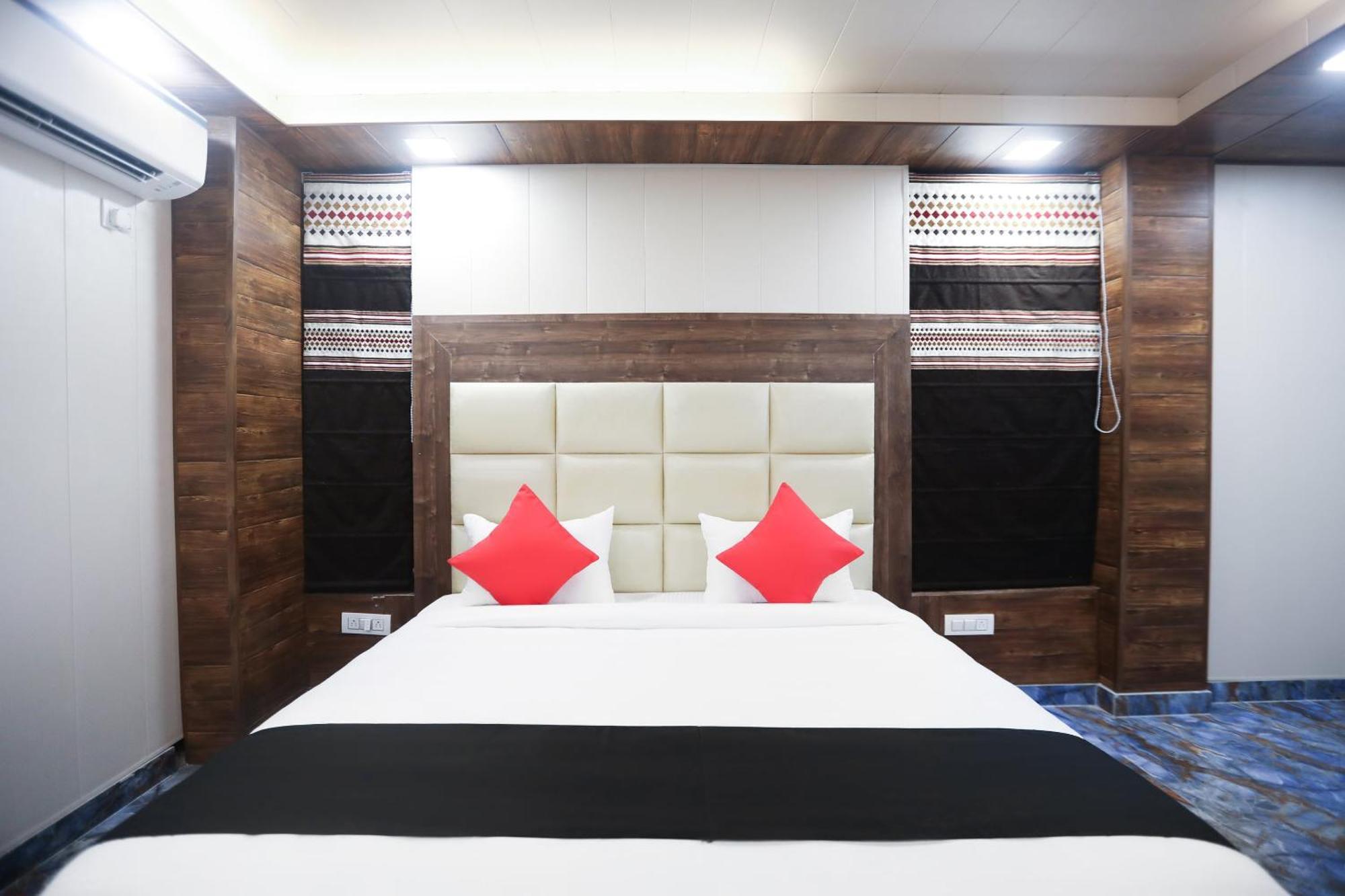 Hotel O Felicita Inn Near Seasons Mall Kharadi Ngoại thất bức ảnh